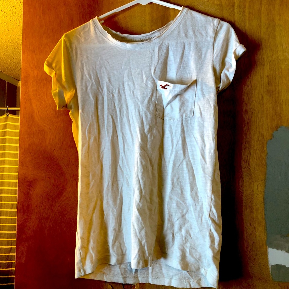 White Hollister shirt size M lmk if interested